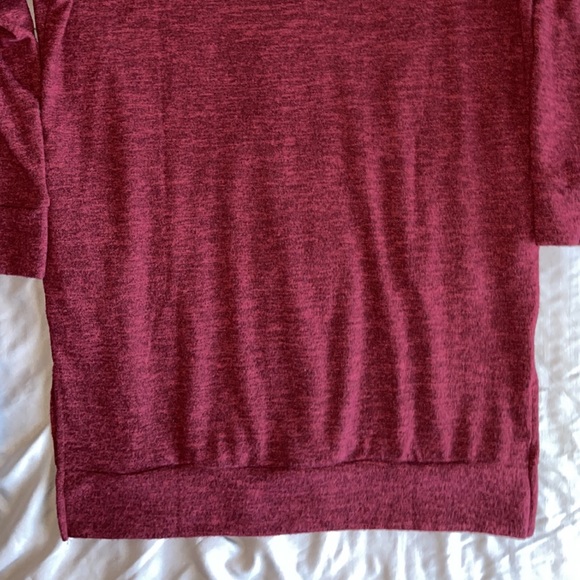 *BNWOT* Medium Zenana Wine Sweater w/ Pockets - Picture 7 of 7